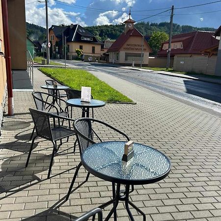 Penzion A Restaurace Na Salasi Hutisko Extérieur photo