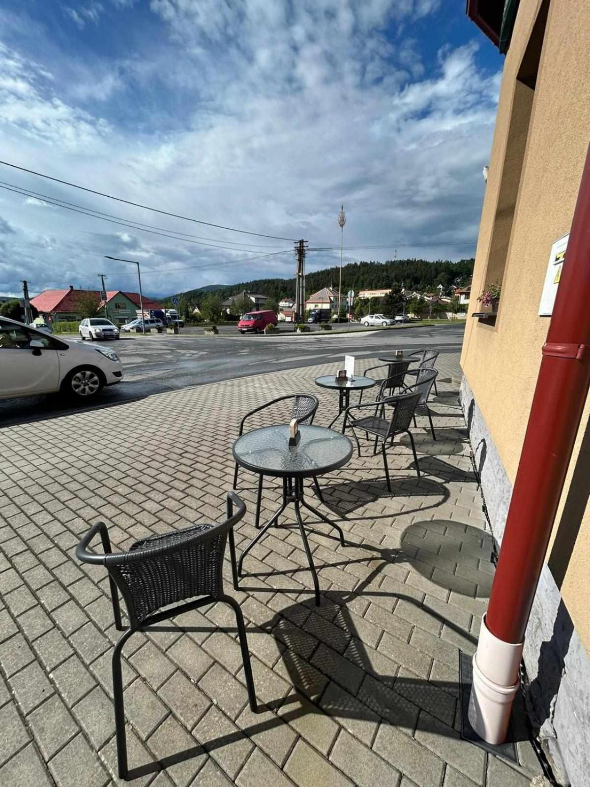 Penzion A Restaurace Na Salasi Hutisko Extérieur photo