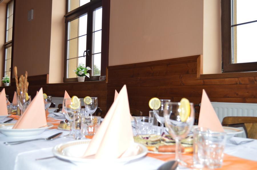 Penzion A Restaurace Na Salasi Hutisko Extérieur photo